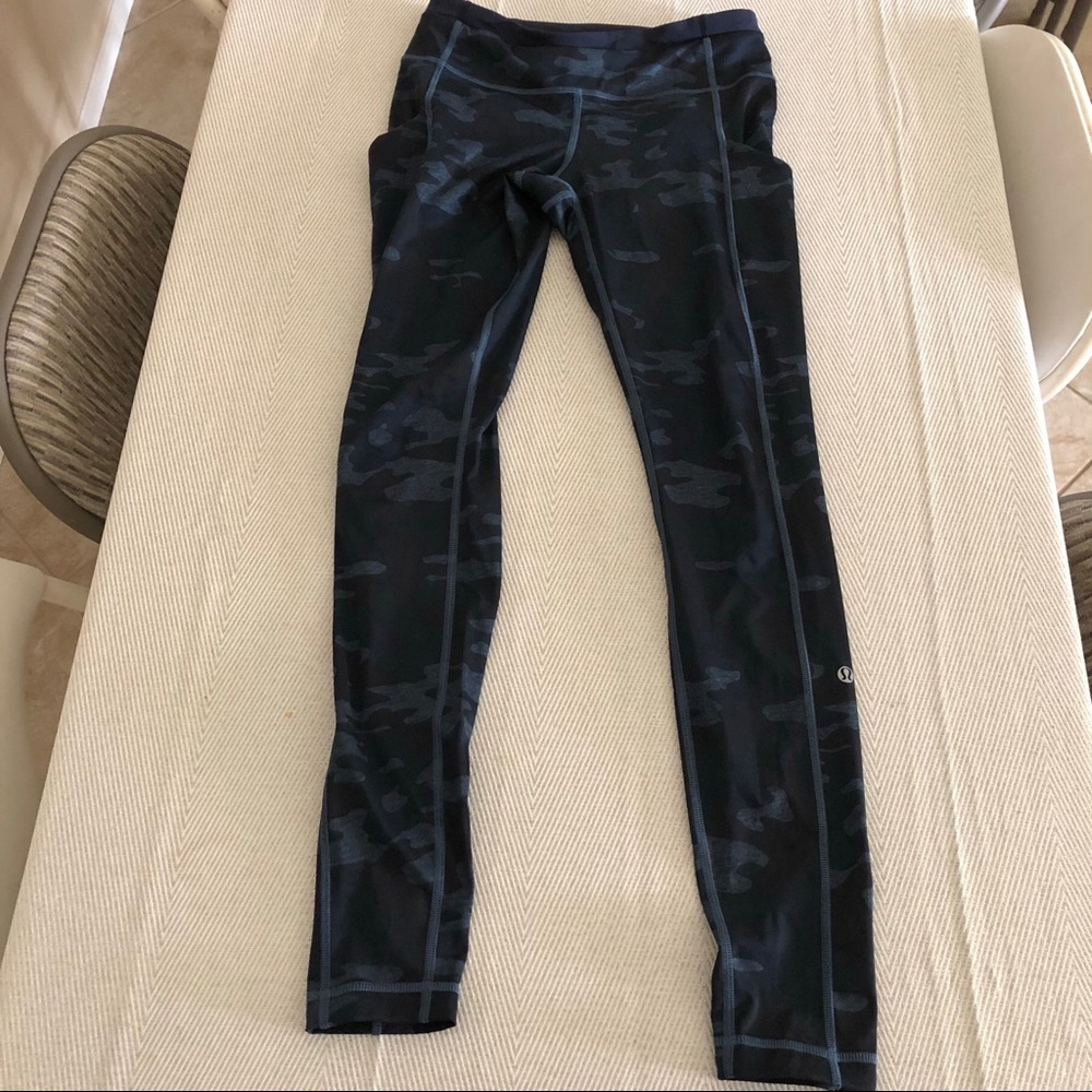 Lululemon 6 blue camo speed tight